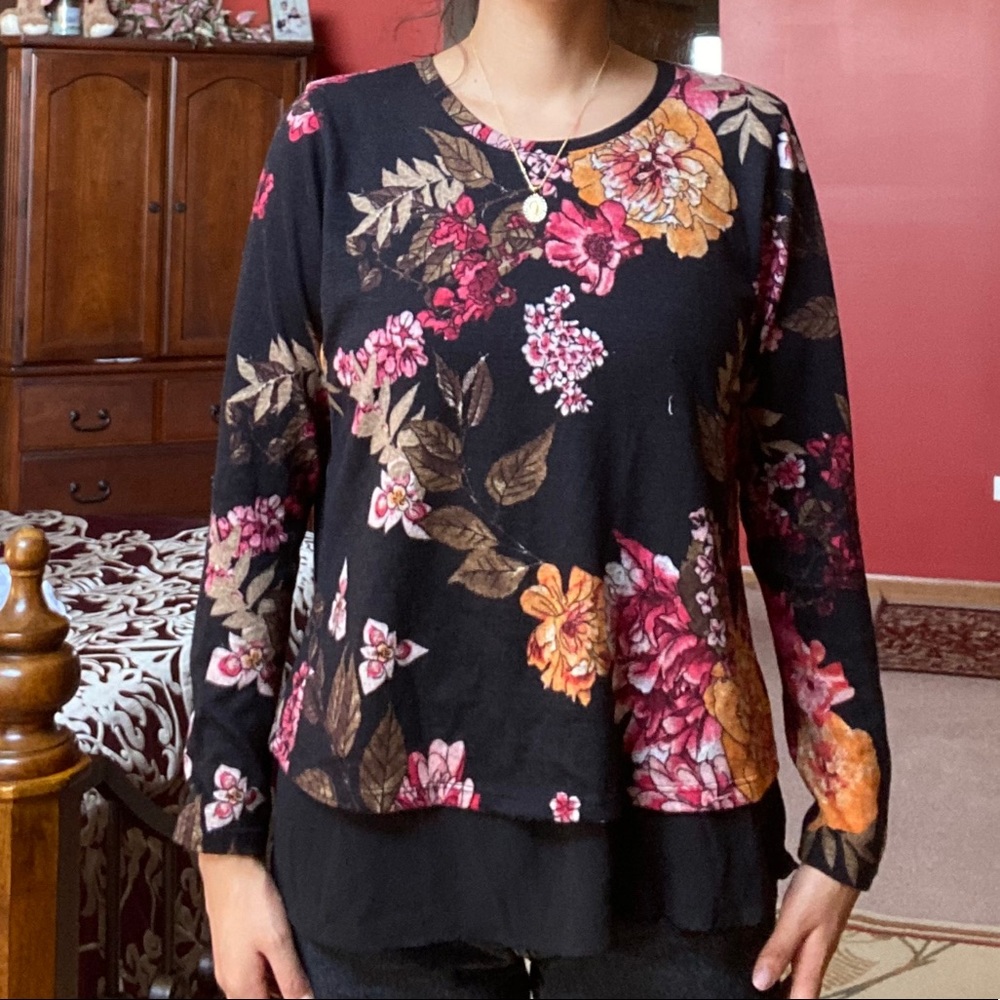 🌻3/$25🌻Floral Long Sleeve Sweater